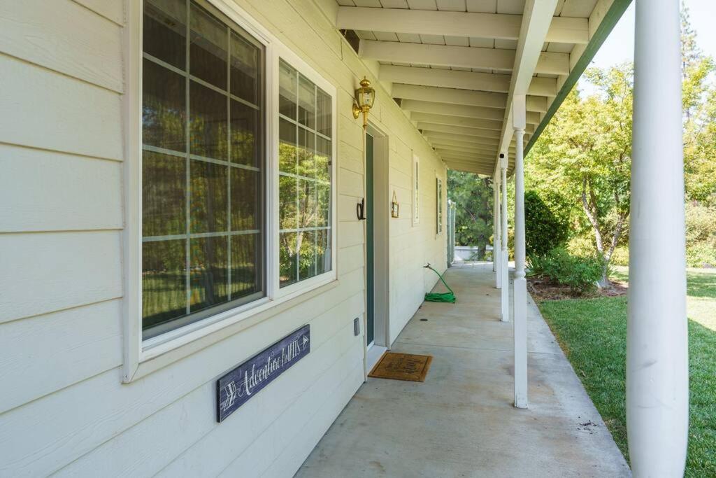Acorn House - Charming House In Green Heaven With Pool Table With Lovely Backyard Oakhurst Zewnętrze zdjęcie
