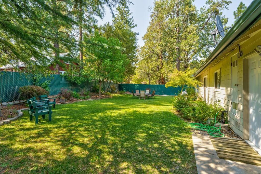 Acorn House - Charming House In Green Heaven With Pool Table With Lovely Backyard Oakhurst Zewnętrze zdjęcie