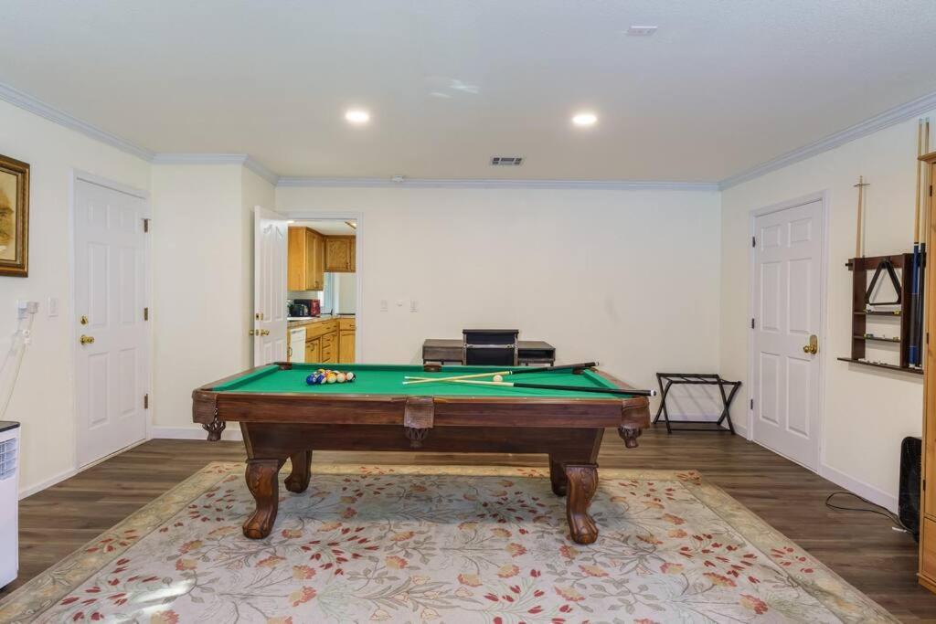Acorn House - Charming House In Green Heaven With Pool Table With Lovely Backyard Oakhurst Zewnętrze zdjęcie
