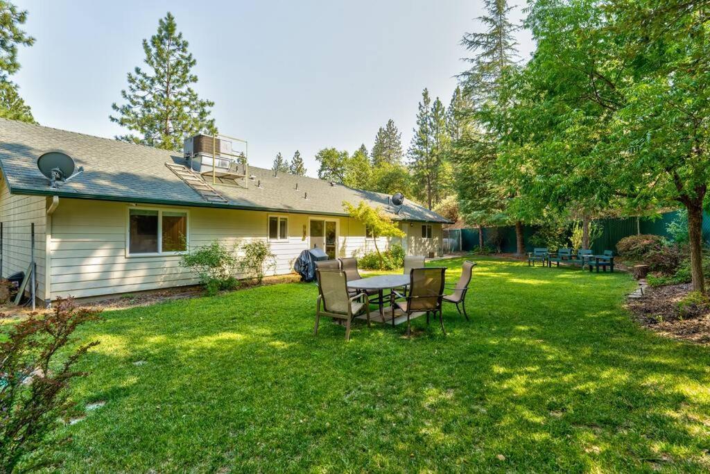 Acorn House - Charming House In Green Heaven With Pool Table With Lovely Backyard Oakhurst Zewnętrze zdjęcie