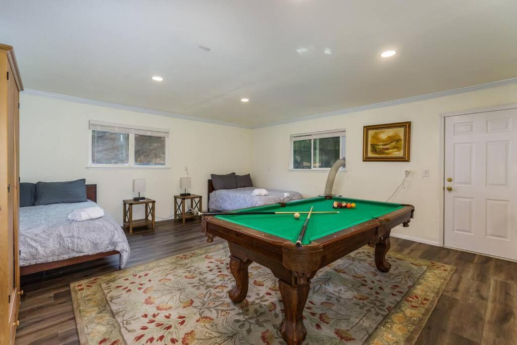 Acorn House - Charming House In Green Heaven With Pool Table With Lovely Backyard Oakhurst Zewnętrze zdjęcie
